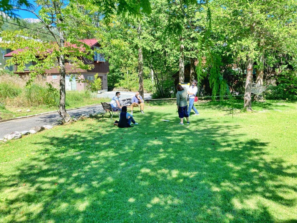 Nomad Hakuba Bed & Breakfast Dış mekan fotoğraf